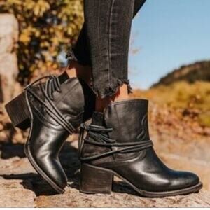 Freebird by Steven Casey Black Wrap Around Strap Leather Suede Ankle Booties Sz8